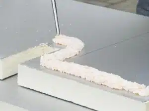 Foam adhesive glueing pir insulation