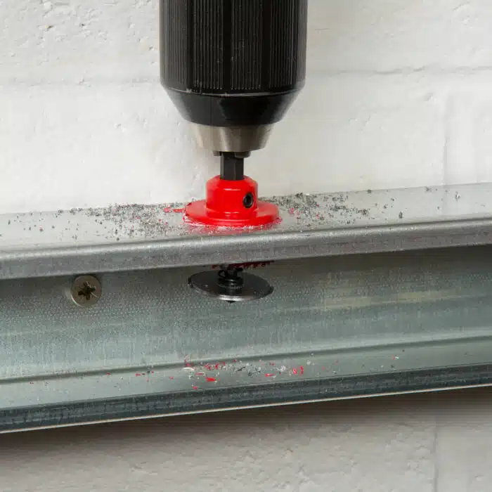 Acceler8-Sheet-Steel-Holesaws_action shot